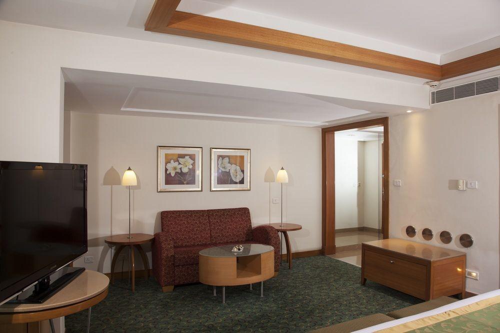 Courtyard By Marriott Chennai Ξενοδοχείο Εξωτερικό φωτογραφία