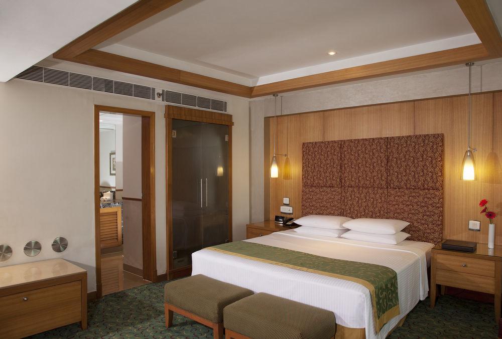 Courtyard By Marriott Chennai Ξενοδοχείο Εξωτερικό φωτογραφία