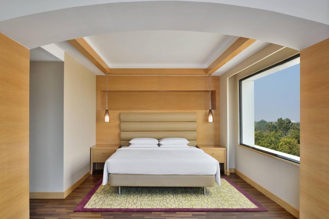 Courtyard By Marriott Chennai Ξενοδοχείο Εξωτερικό φωτογραφία