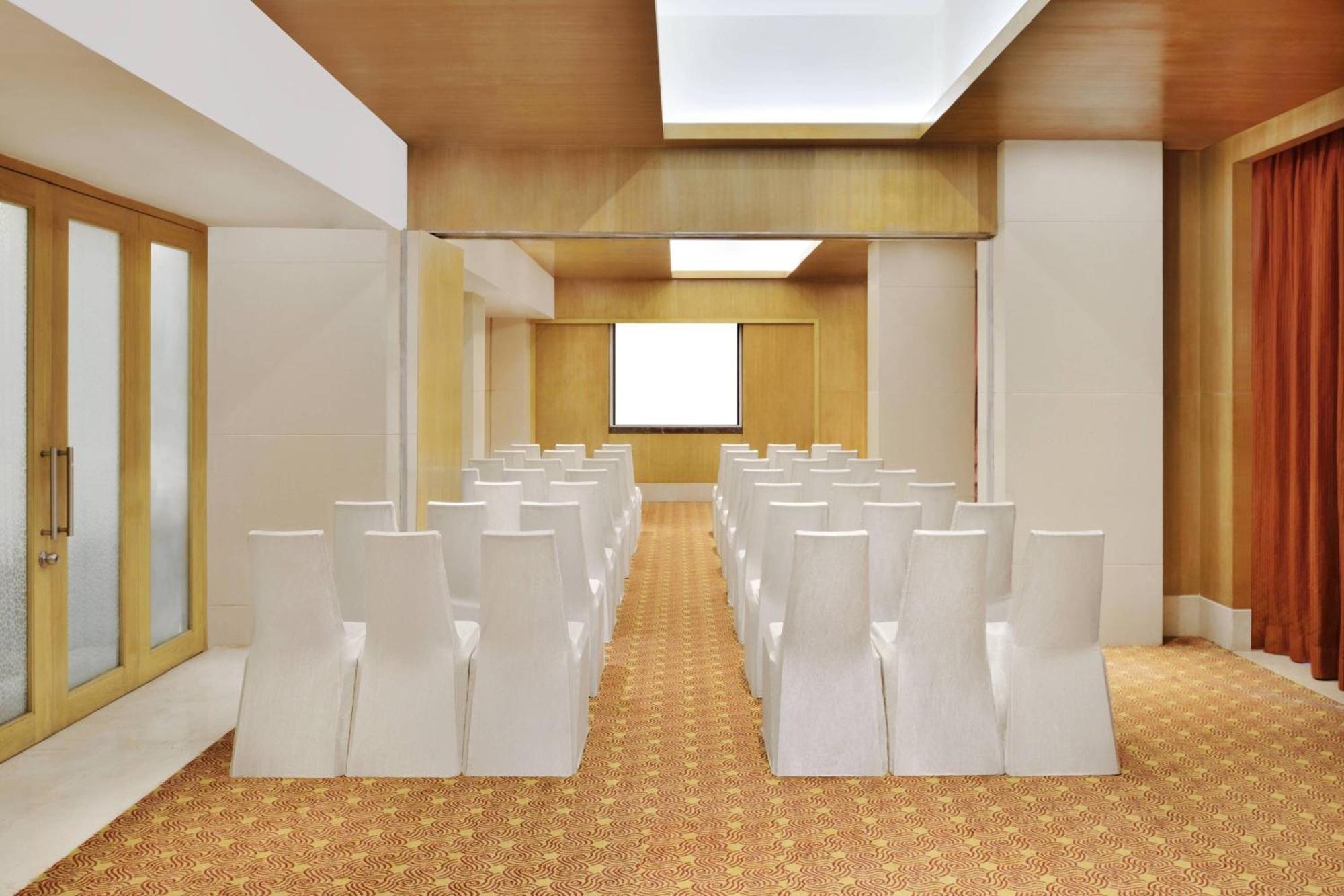 Courtyard By Marriott Chennai Ξενοδοχείο Εξωτερικό φωτογραφία