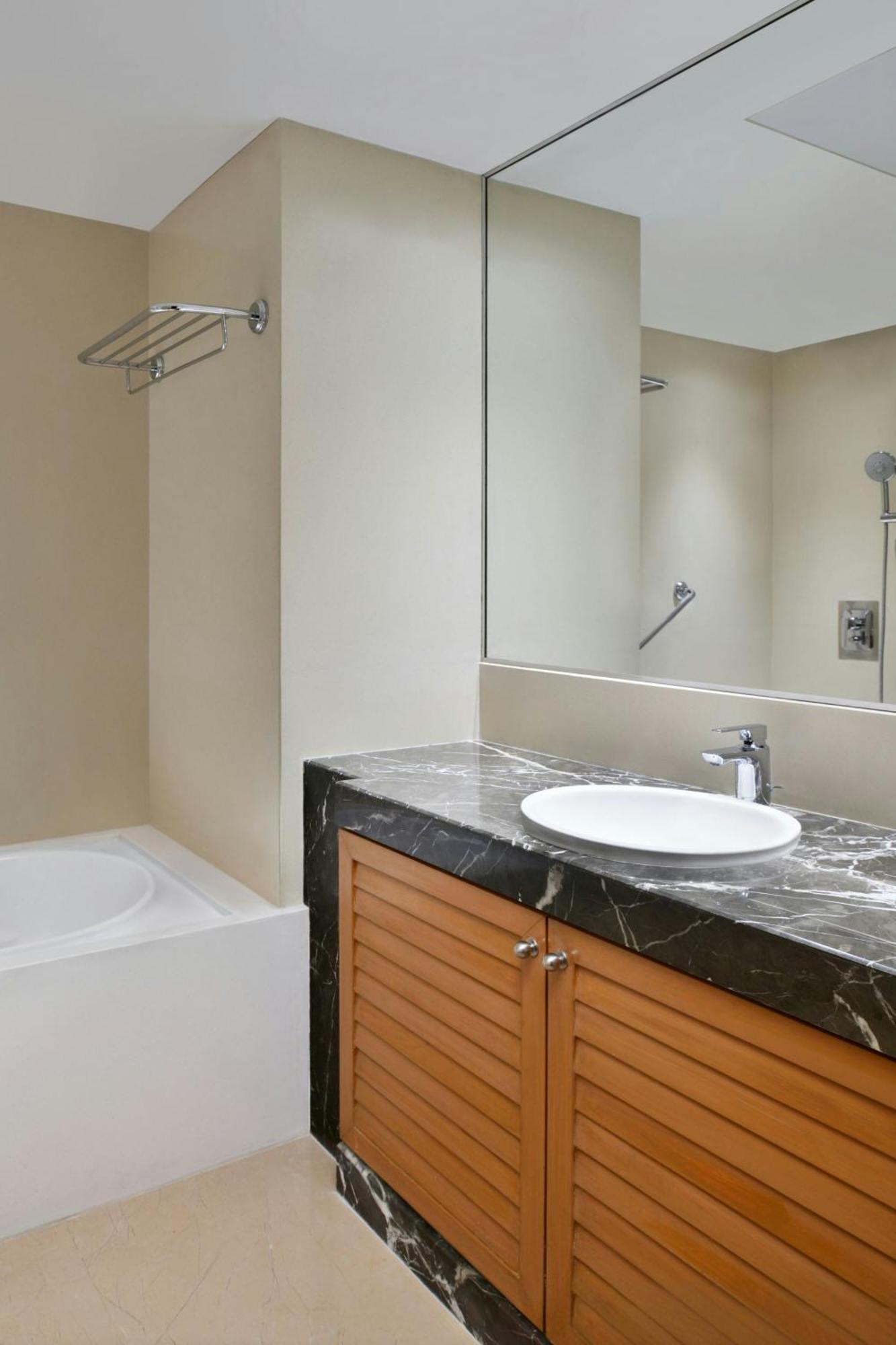 Courtyard By Marriott Chennai Ξενοδοχείο Εξωτερικό φωτογραφία