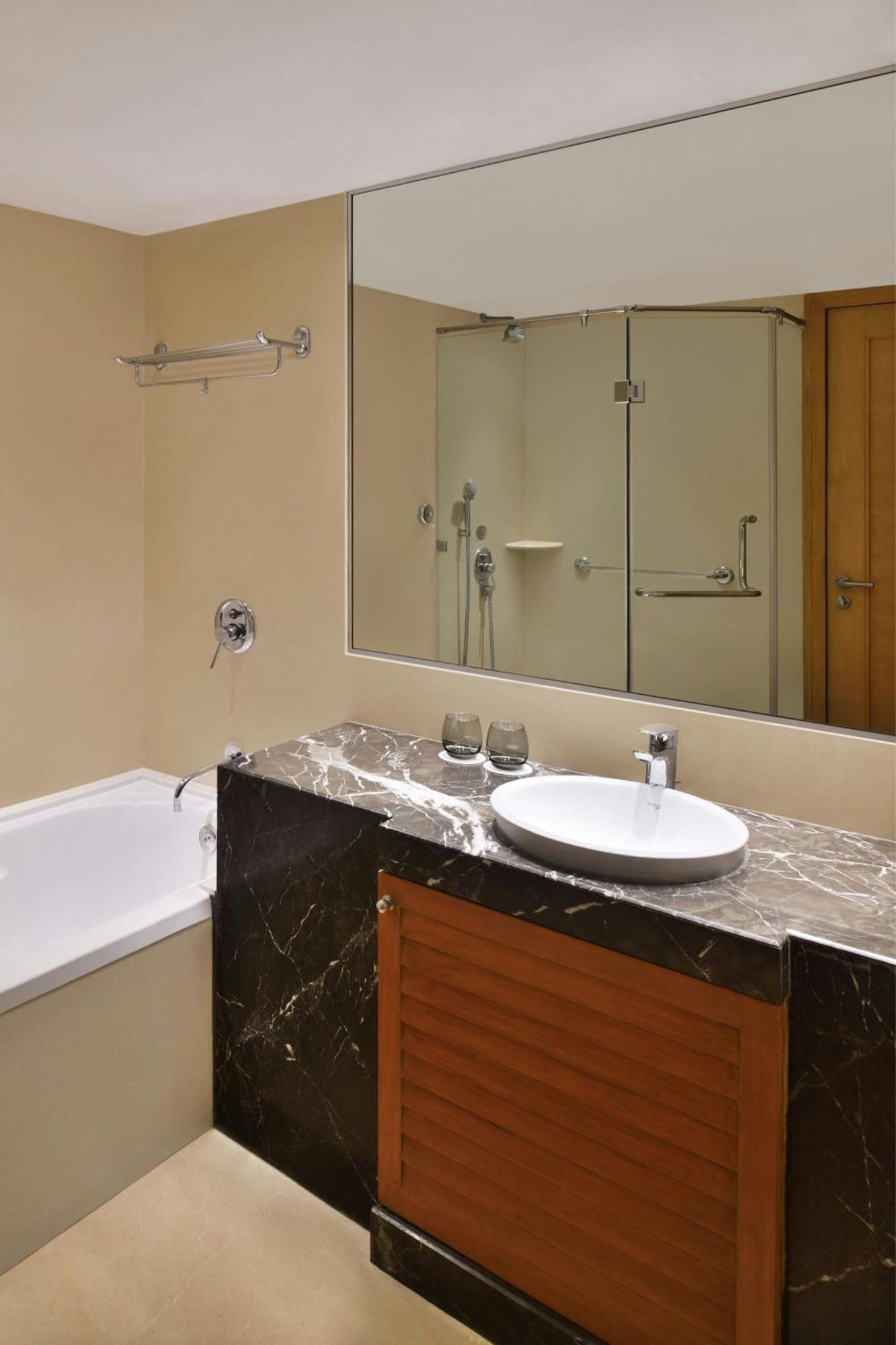 Courtyard By Marriott Chennai Ξενοδοχείο Εξωτερικό φωτογραφία