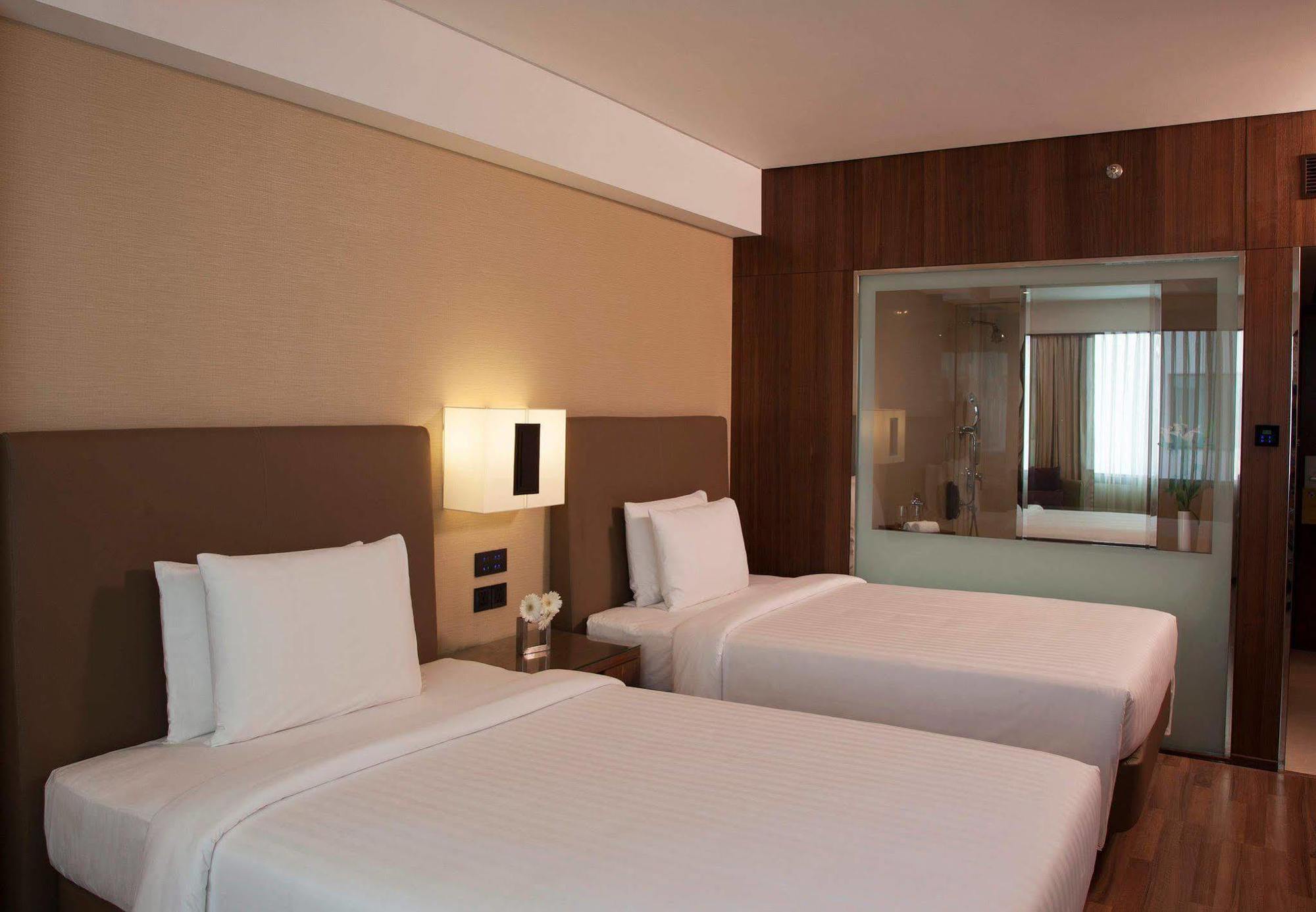 Courtyard By Marriott Chennai Ξενοδοχείο Εξωτερικό φωτογραφία